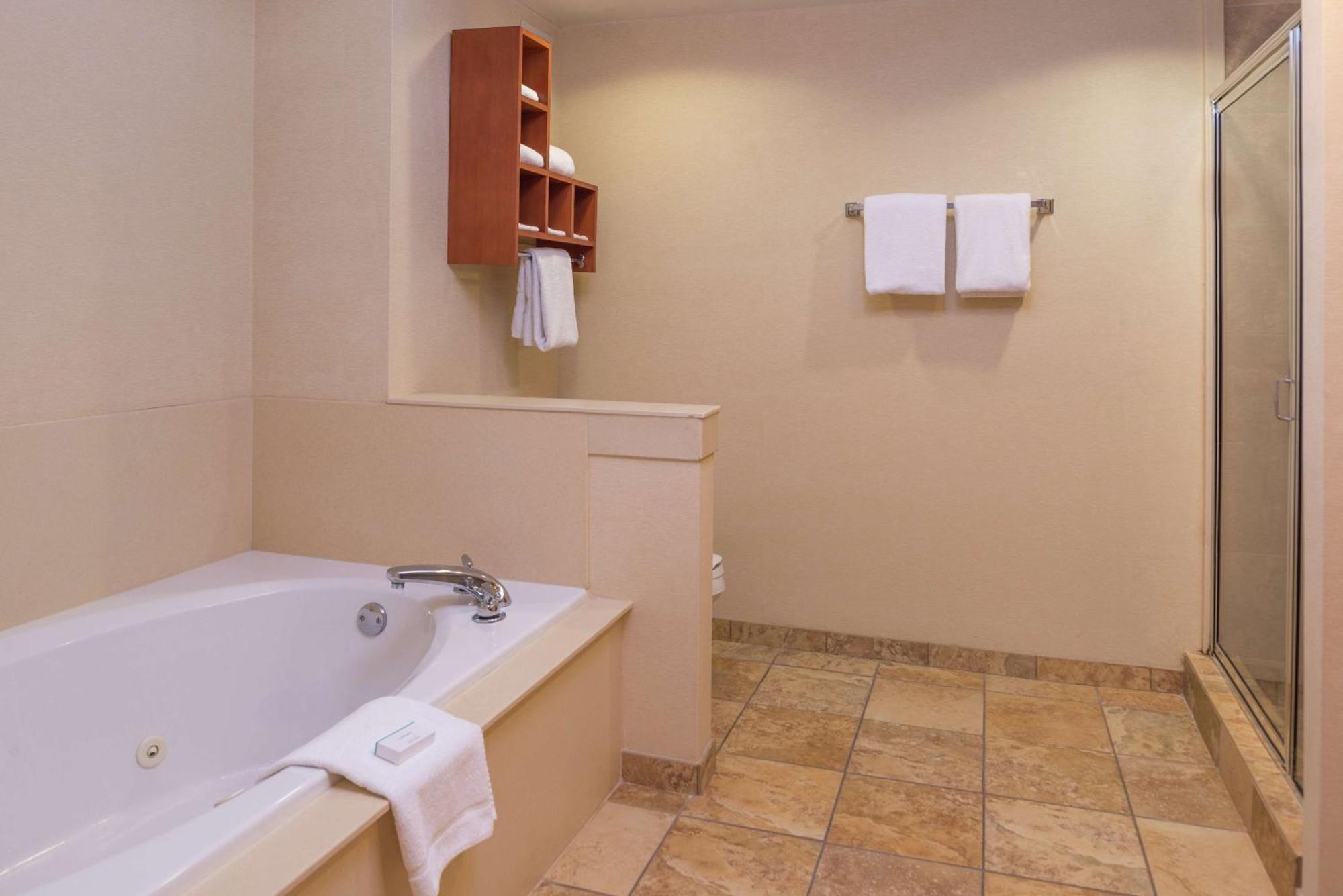 Hampton Inn & Suites Charlotte Arrowood Rd Exteriér fotografie