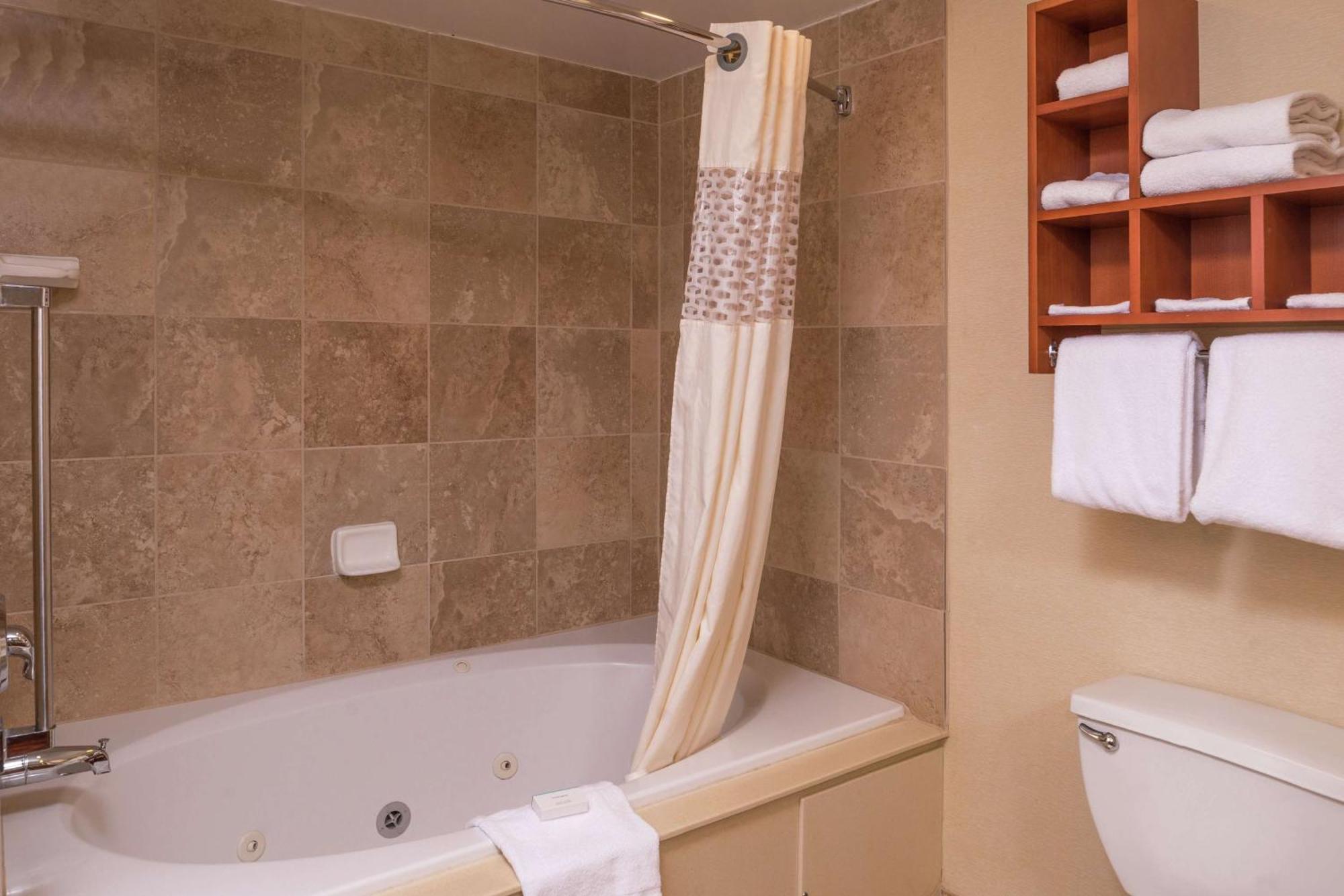 Hampton Inn & Suites Charlotte Arrowood Rd Exteriér fotografie